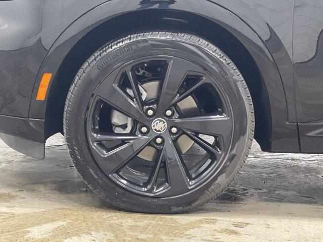 used 2023 Buick Envision car, priced at $32,931
