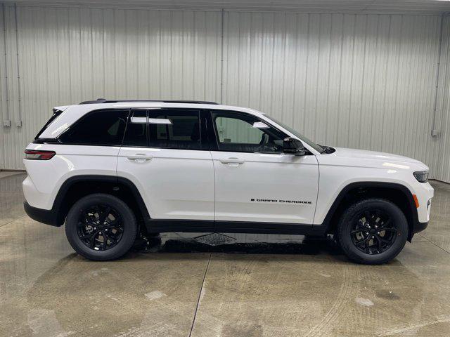 new 2025 Jeep Grand Cherokee car, priced at $41,243
