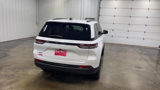 new 2025 Jeep Grand Cherokee car, priced at $41,941