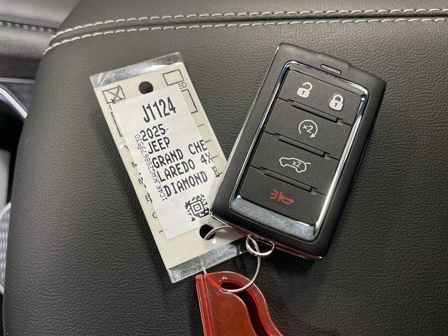 new 2025 Jeep Grand Cherokee L car, priced at $43,737