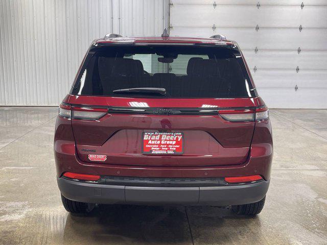 used 2024 Jeep Grand Cherokee car, priced at $35,717