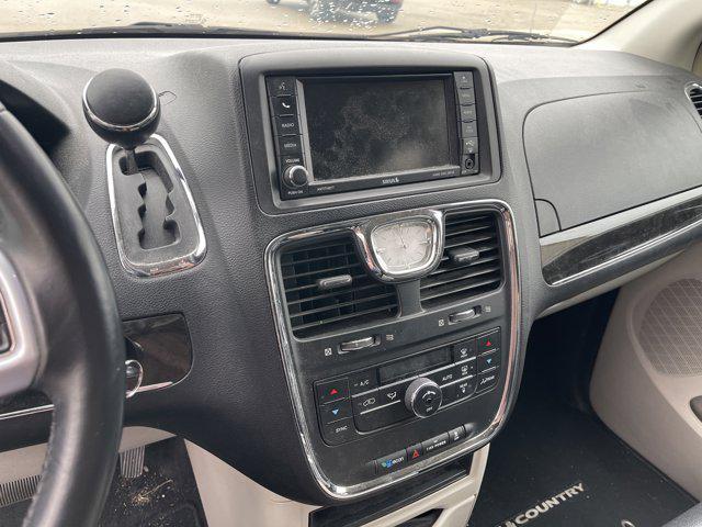 used 2013 Chrysler Town & Country car