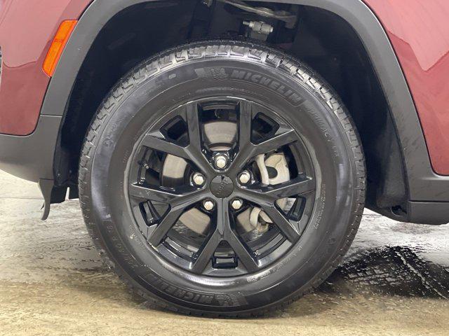 used 2024 Jeep Grand Cherokee car, priced at $39,311
