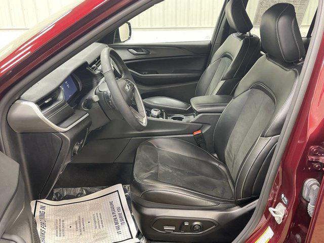 used 2024 Jeep Grand Cherokee car, priced at $39,311
