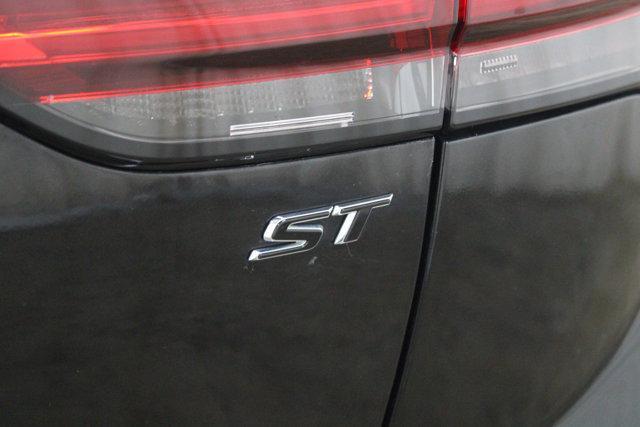 used 2023 Buick Envision car, priced at $31,001