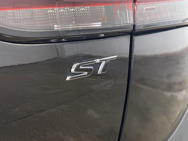 used 2023 Buick Envision car, priced at $30,424