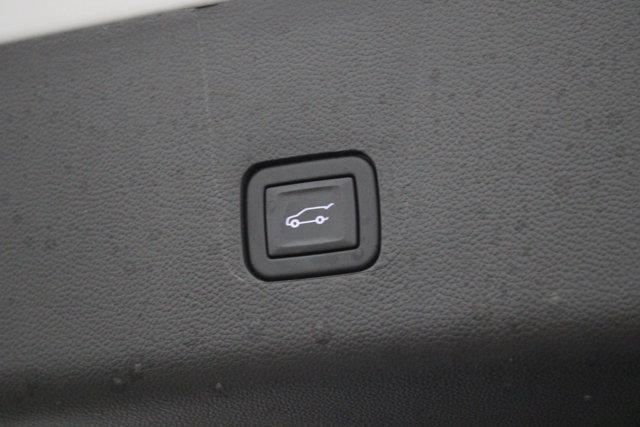 used 2023 Chevrolet Traverse car