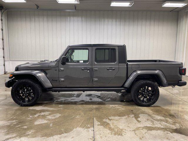 new 2025 Jeep Gladiator car, priced at $43,594