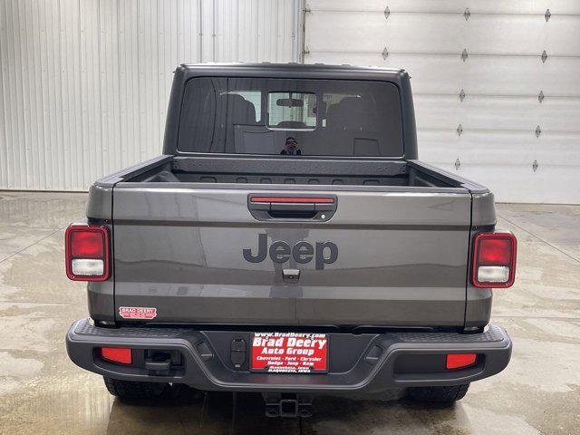 new 2025 Jeep Gladiator car, priced at $43,594