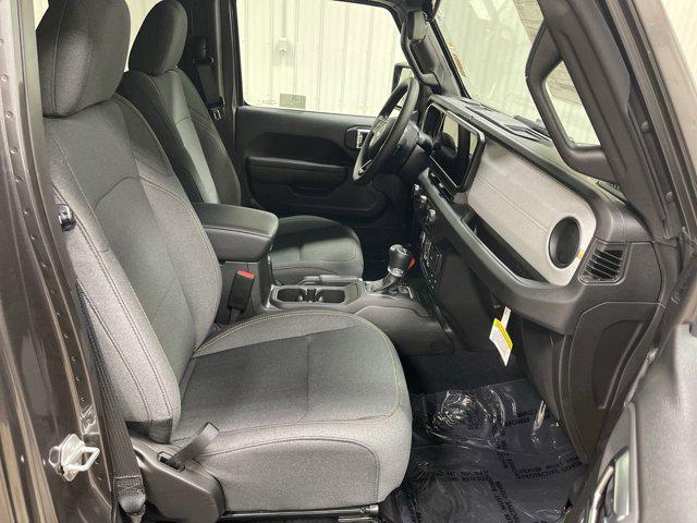 new 2025 Jeep Gladiator car, priced at $43,594
