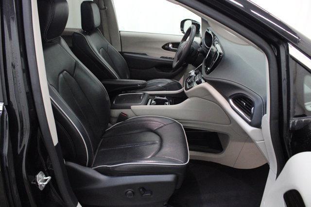 used 2023 Chrysler Pacifica car, priced at $31,003