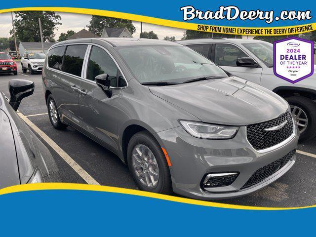 new 2025 Chrysler Pacifica car, priced at $41,613