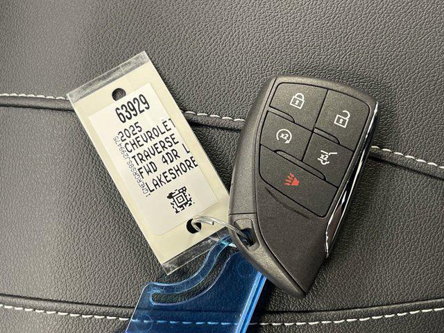 new 2025 Chevrolet Traverse car, priced at $42,560