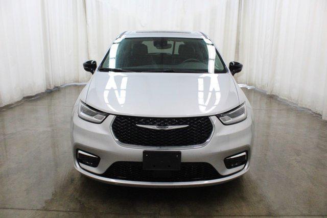 used 2024 Chrysler Pacifica car, priced at $38,631