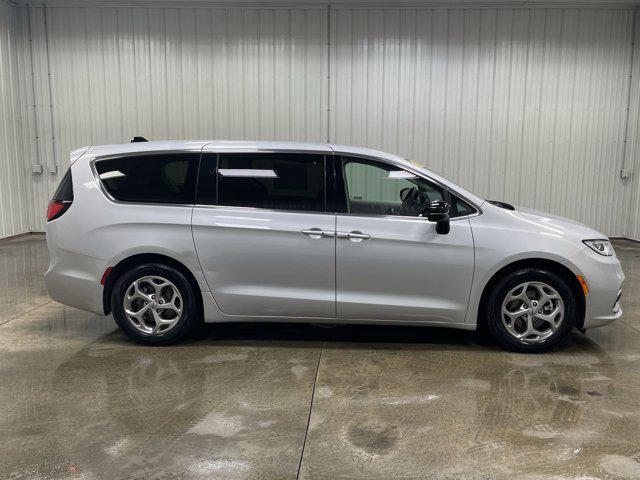 used 2024 Chrysler Pacifica car, priced at $36,592