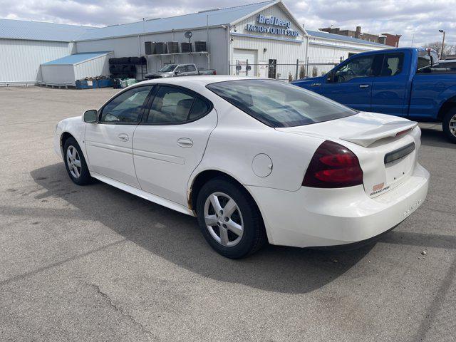 used 2007 Pontiac Grand Prix car, priced at $5,250