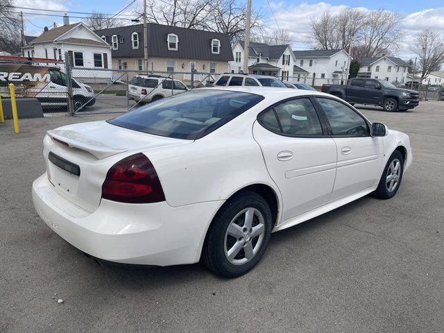 used 2007 Pontiac Grand Prix car, priced at $5,250