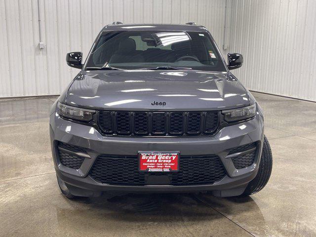 new 2025 Jeep Grand Cherokee car, priced at $40,881