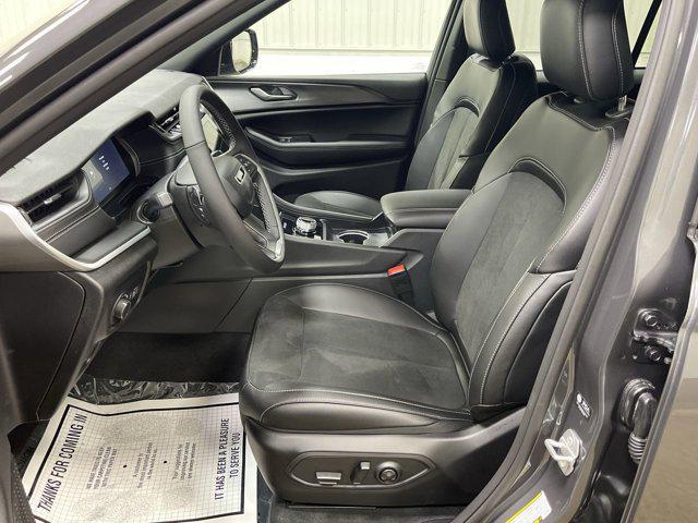 new 2025 Jeep Grand Cherokee car, priced at $40,881