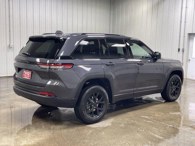 new 2025 Jeep Grand Cherokee car, priced at $40,881