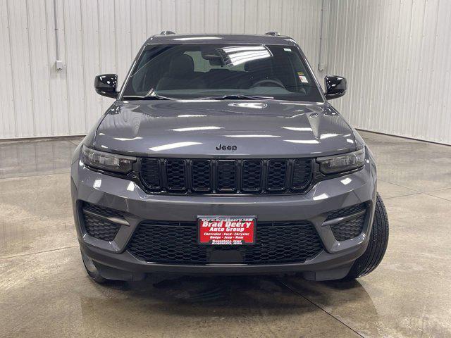 new 2025 Jeep Grand Cherokee car, priced at $40,881