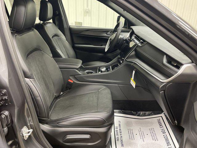 new 2025 Jeep Grand Cherokee car, priced at $40,881