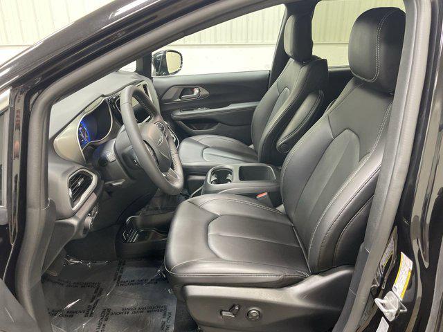 used 2025 Chrysler Pacifica car, priced at $36,132