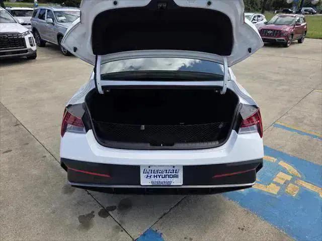 new 2025 Hyundai Elantra car, priced at $30,585
