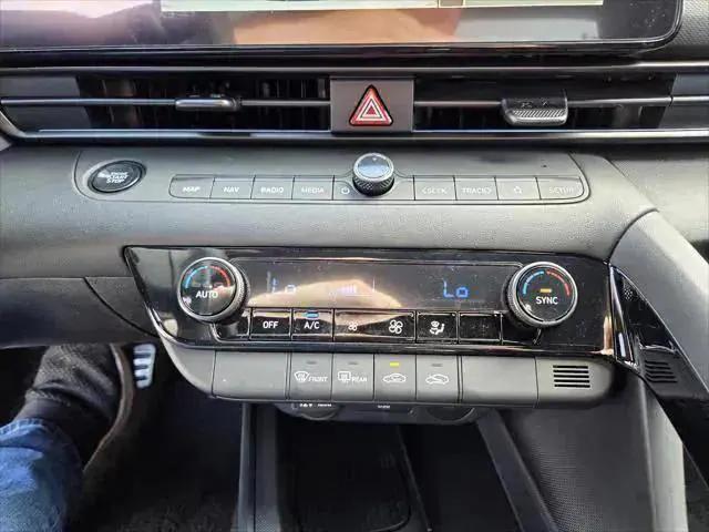 new 2025 Hyundai Elantra car, priced at $30,585