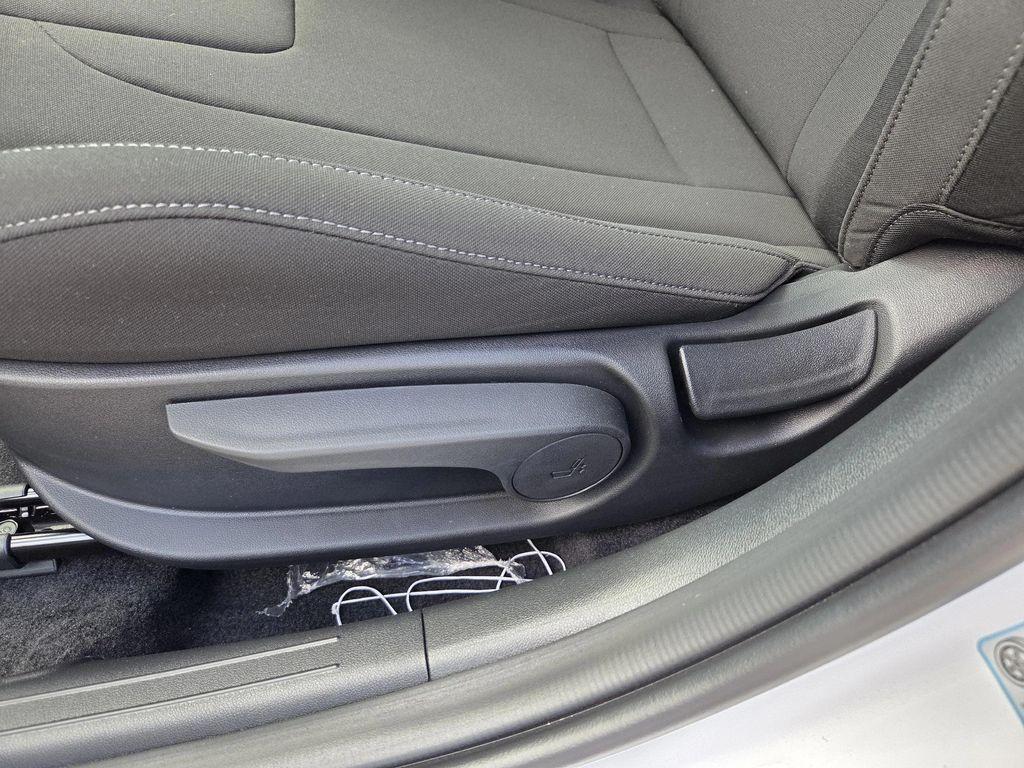 new 2025 Hyundai Elantra car, priced at $29,585