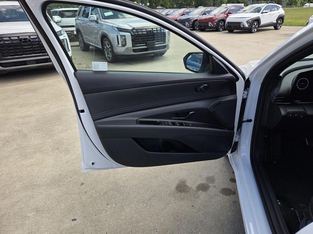 new 2025 Hyundai Elantra car, priced at $29,585