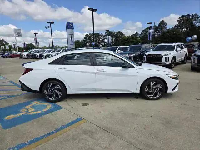 new 2025 Hyundai Elantra car, priced at $30,585