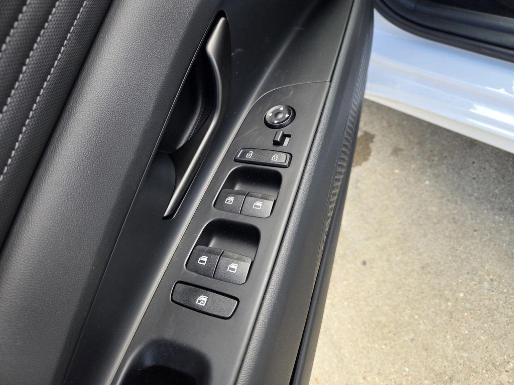 new 2025 Hyundai Elantra car, priced at $29,585