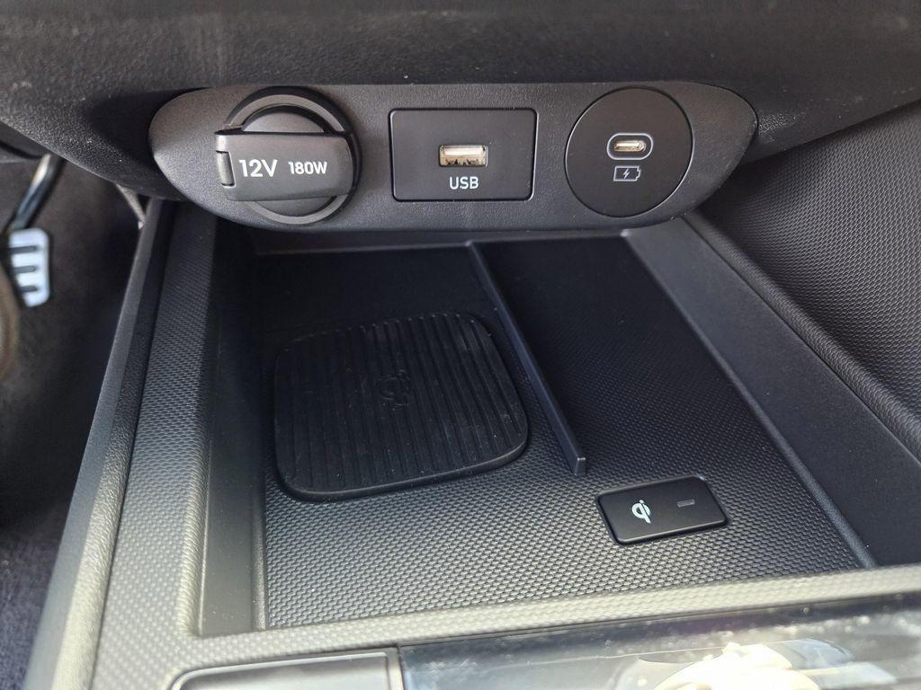 new 2025 Hyundai Elantra car, priced at $29,585