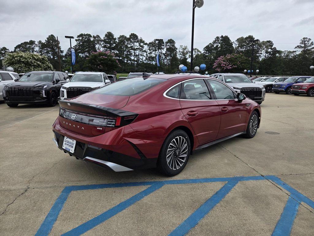 new 2025 Hyundai Sonata Hybrid car, priced at $33,758