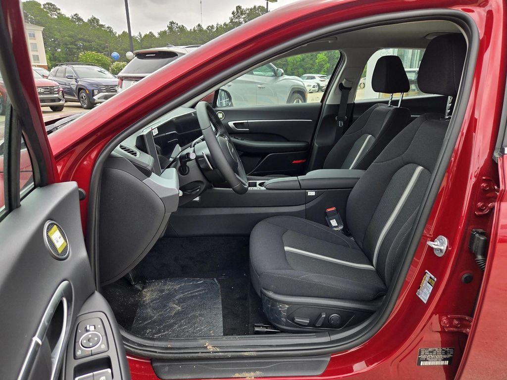 new 2025 Hyundai Sonata Hybrid car, priced at $33,758