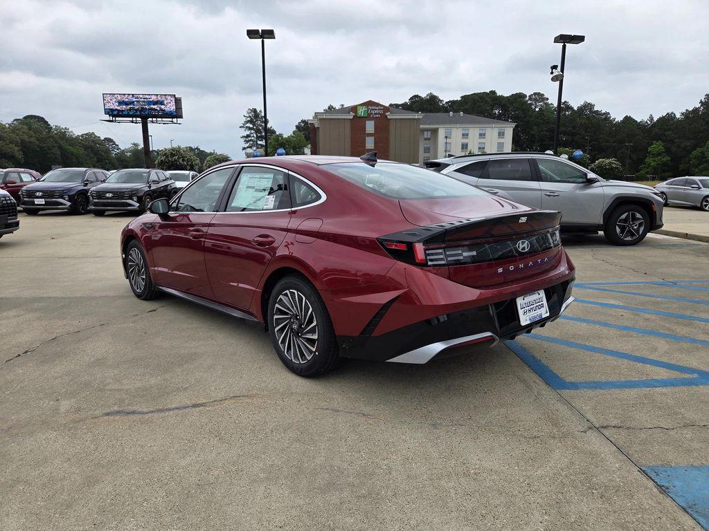 new 2025 Hyundai Sonata Hybrid car, priced at $33,758