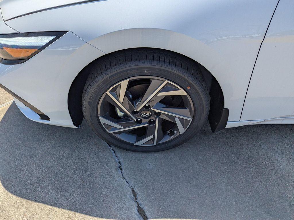 new 2025 Hyundai Elantra car, priced at $27,735