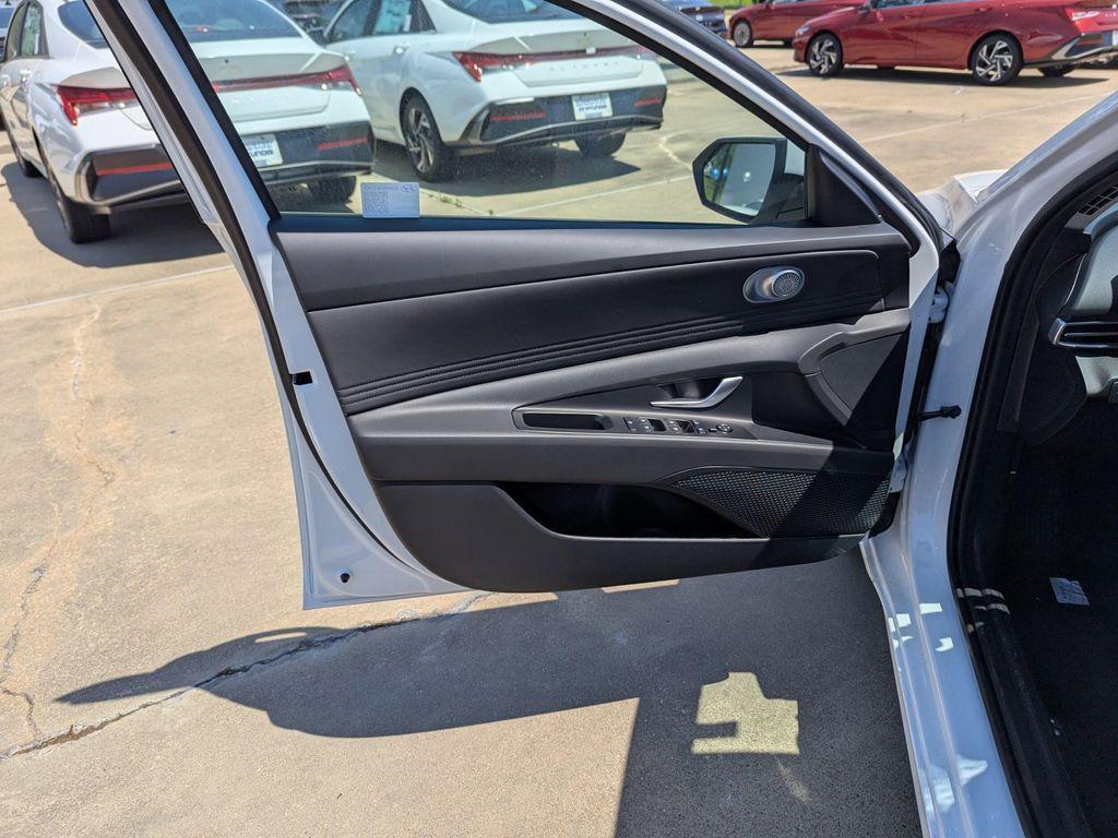 new 2025 Hyundai Elantra car, priced at $27,735