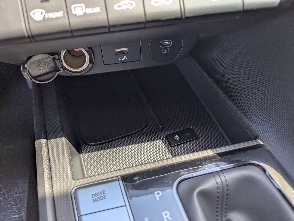 new 2025 Hyundai Elantra car, priced at $27,735