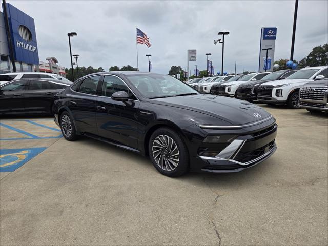 new 2025 Hyundai Sonata Hybrid car, priced at $34,095