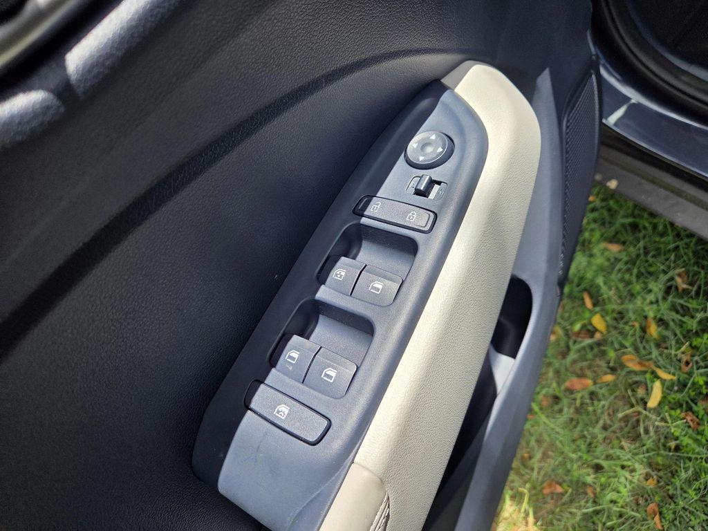 new 2025 Hyundai Venue car, priced at $25,965