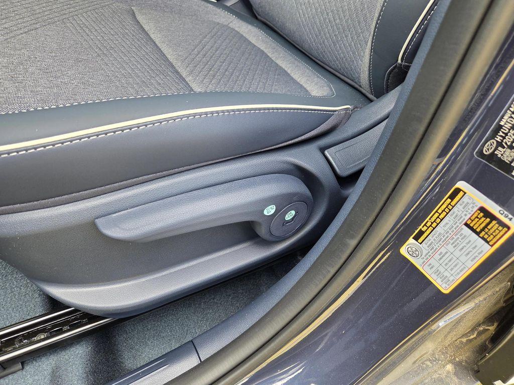 new 2025 Hyundai Venue car, priced at $25,965