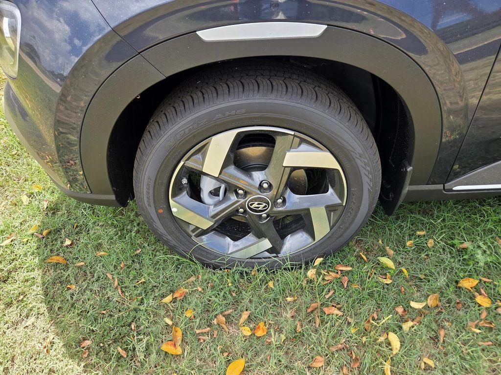 new 2025 Hyundai Venue car, priced at $25,965