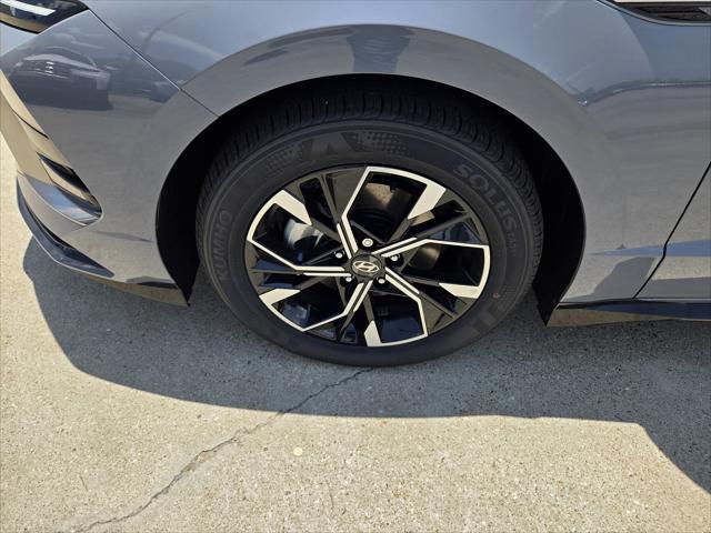 new 2025 Hyundai Sonata car, priced at $30,028