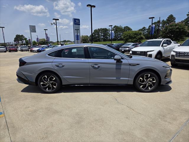 new 2025 Hyundai Sonata car, priced at $30,028
