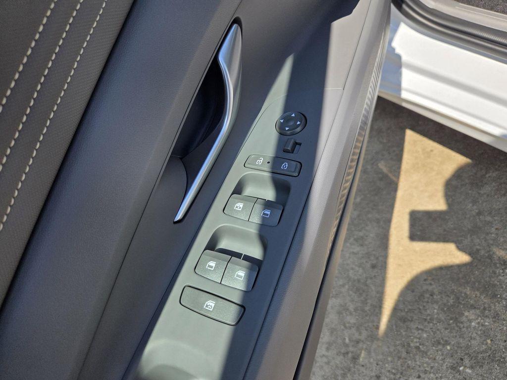 new 2025 Hyundai Elantra car, priced at $25,625