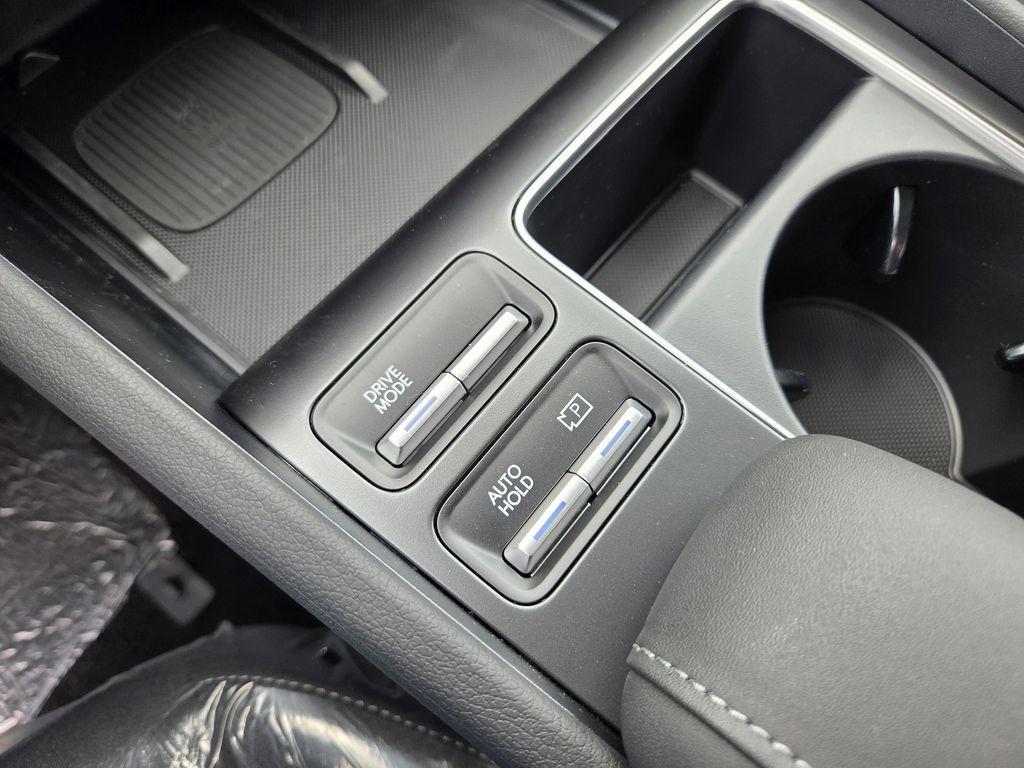 new 2025 Hyundai Sonata Hybrid car, priced at $33,065