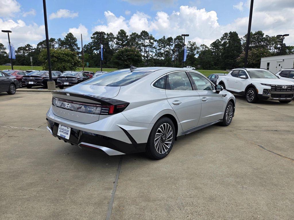 new 2025 Hyundai Sonata Hybrid car, priced at $33,065