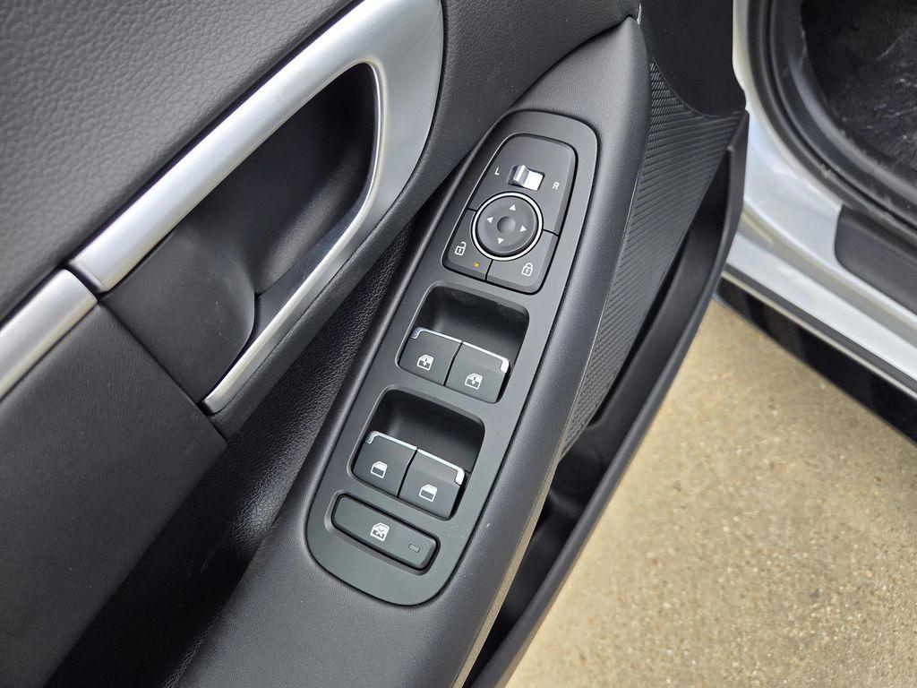 new 2025 Hyundai Sonata Hybrid car, priced at $33,065